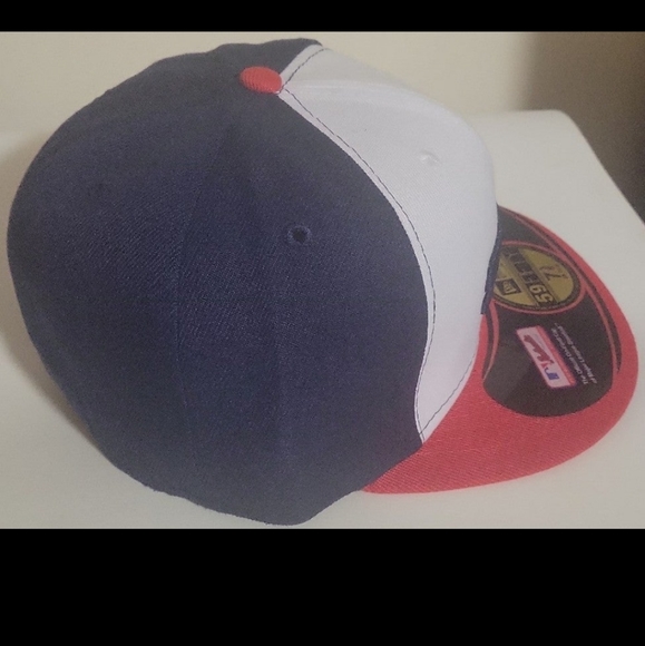 NEW ERA - Picture 2 of 4